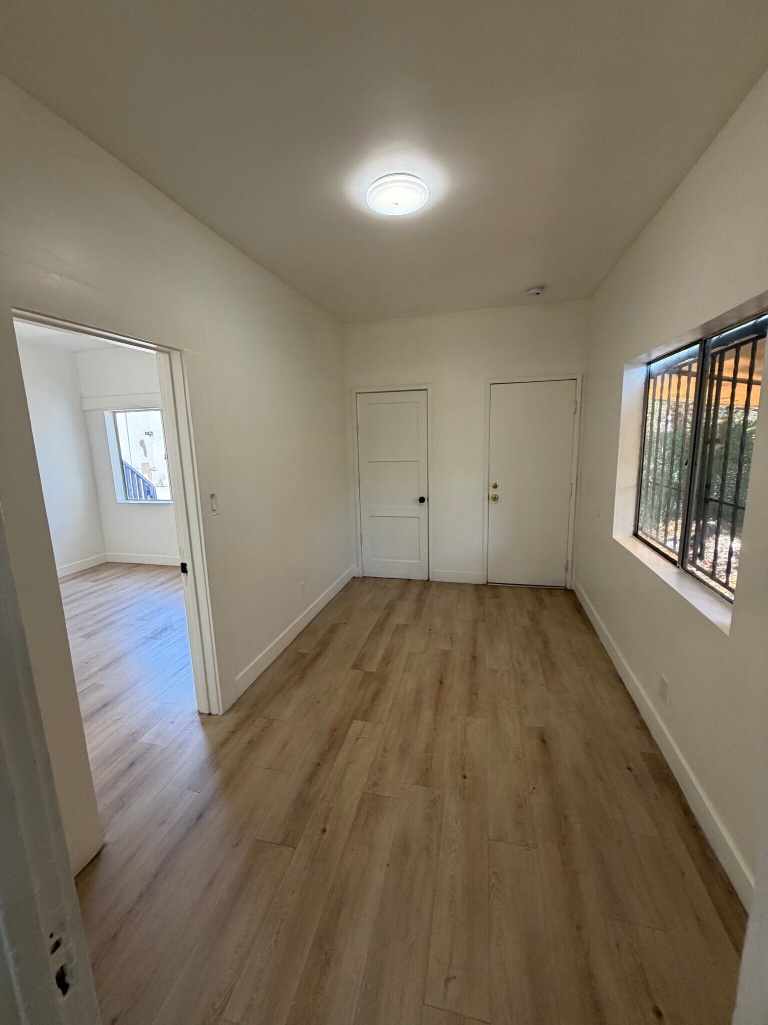 Building Photo - 2139 Venice Blvd