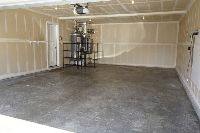 Building Photo - 4316 NE 58th Cir