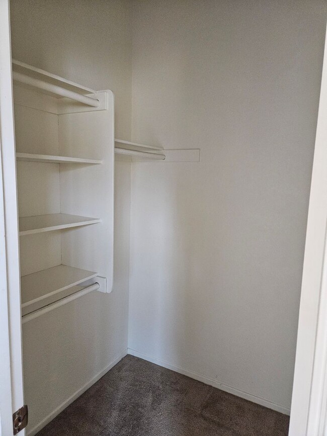 Building Photo - Light and Bright North Park 2 Bedroom Condo