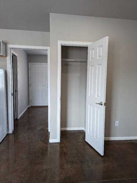 Building Photo - 651 S Union St