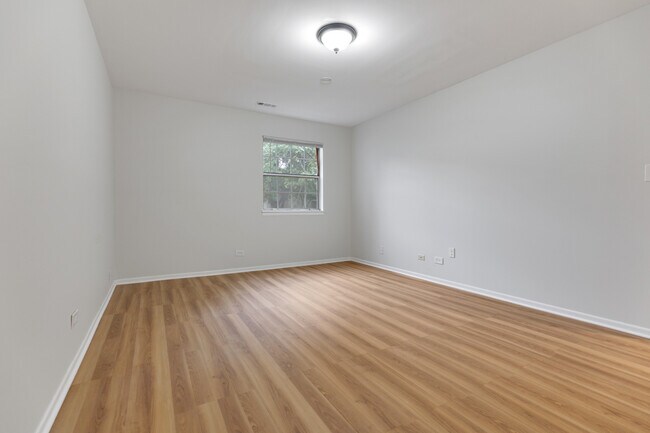 Building Photo - 27 N Victoria Ln