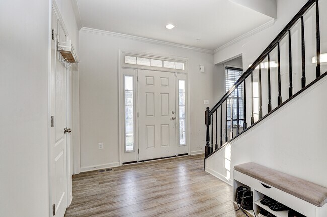 Building Photo - 9307 Drumman Dr