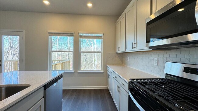 Building Photo - 228 Water Oak Wy
