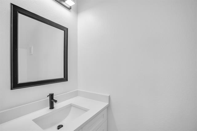 Building Photo - 305 Eggar St