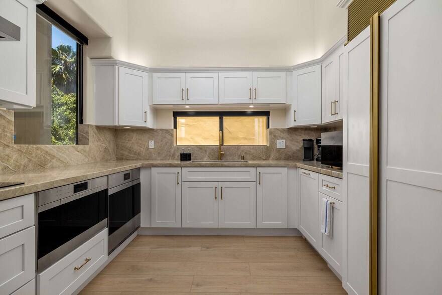 Building Photo - 357 Playa Del Sur St