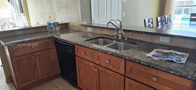 Building Photo - 3234 Brewster Dr