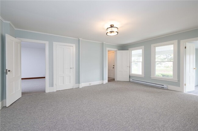 Building Photo - 1253 Fairport Rd