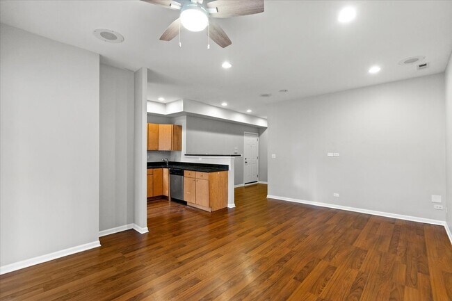 Building Photo - 7717 N Marshfield Ave
