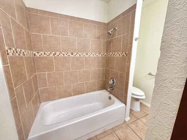 Building Photo - Freshly Remodeled 3 Bedroom 2 Bathroom Home in Frenship ISD