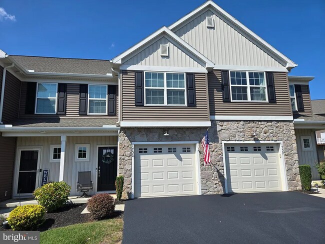 Building Photo - 1730 Fairbank Ln