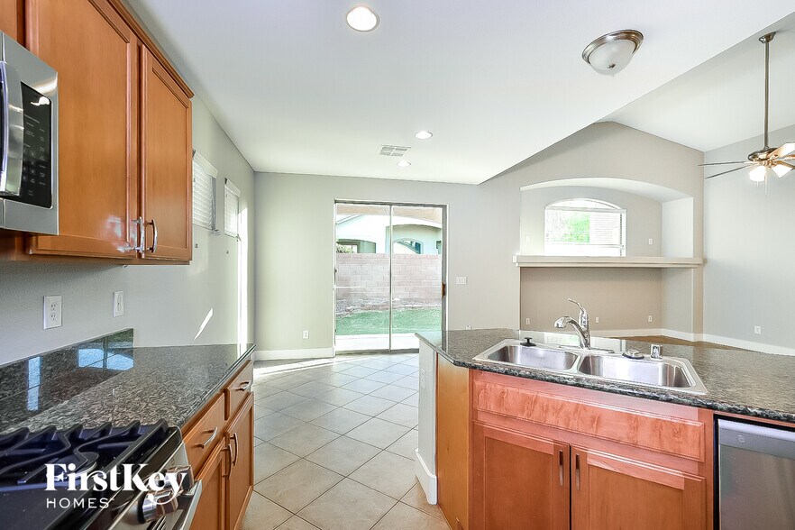 Building Photo - 3840 Bowers Hollow Ave