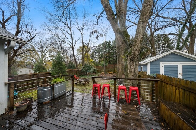 Building Photo - Available NOW! 3 bed + 2 bath bungalow w/ Historic charm in the heart of Durham!