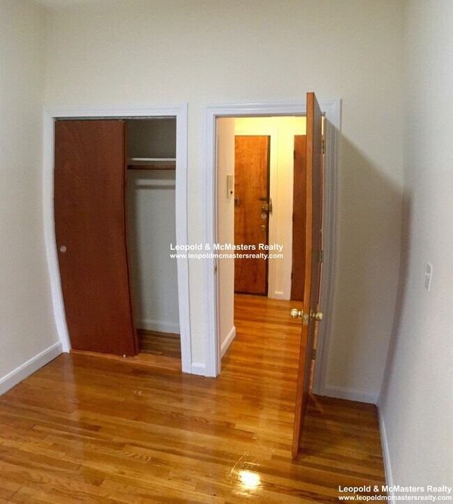Building Photo - 180 N Beacon St