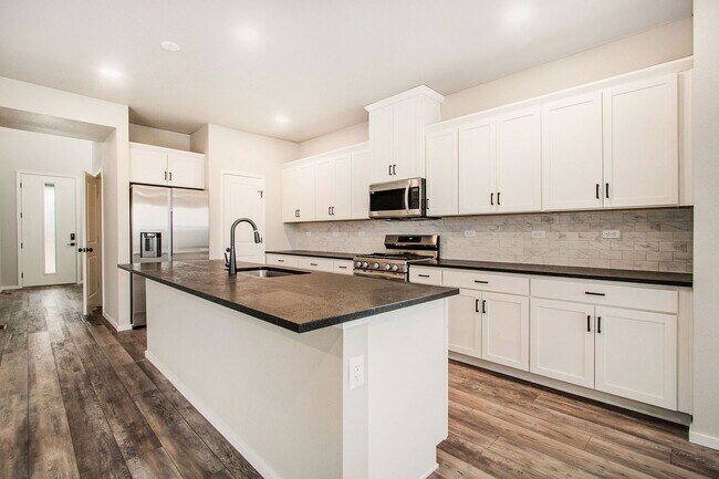 Building Photo - Stunning Home Built in 2022