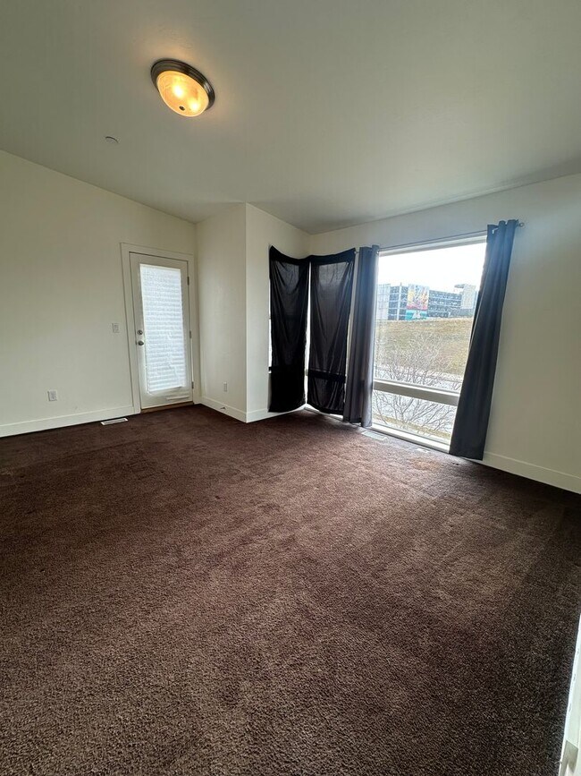 Building Photo - GORGEOUS Home!!!!