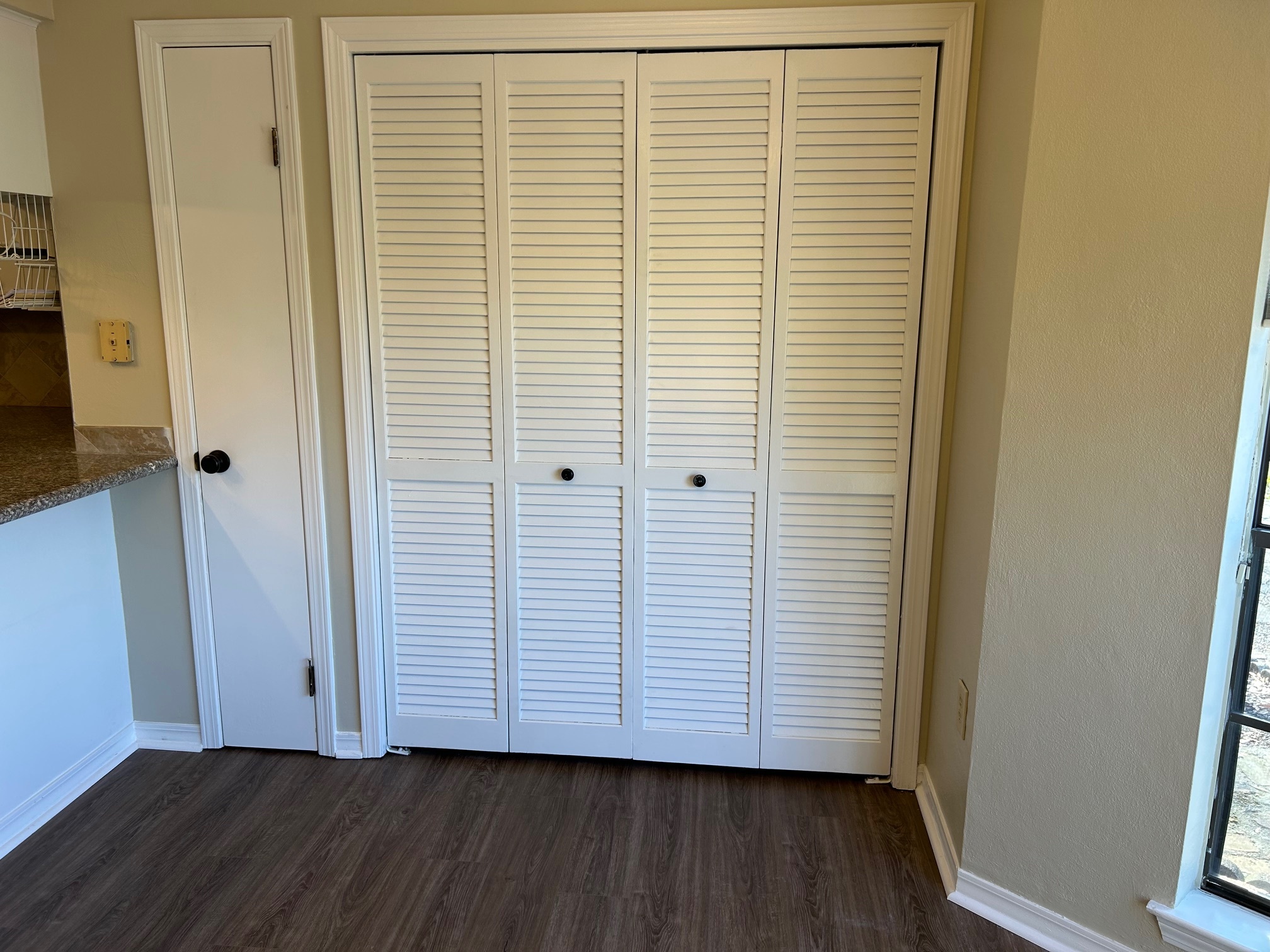 Laundry Closet - 2856 Woodbrook Dr