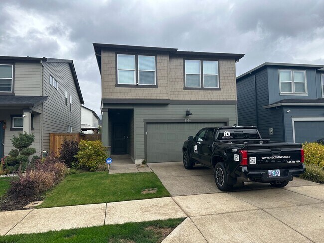 Primary Photo - Newer 4 bedroom 2.5 bathroom house! AVAILA...