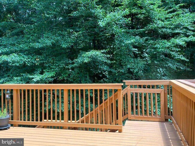 Building Photo - 6223 Rathlin Dr