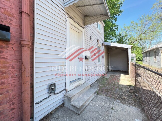 Building Photo - 1548 Lingo St