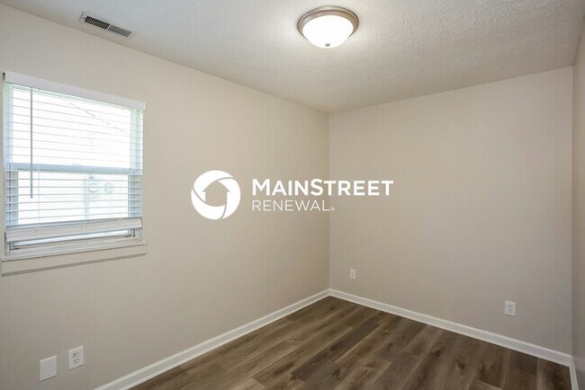 Building Photo - 3 Bedroom Pet-Friendly Home in INDIANAPOLI...