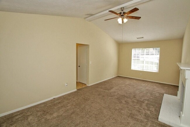 Building Photo - 210 Arborfield Way