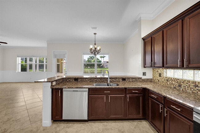 Building Photo - 3521 Boynton Beach Blvd