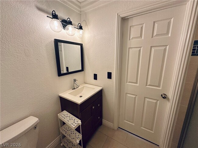 Building Photo - 2200 S Fort Apache Rd