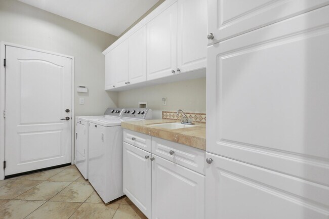 Building Photo - 4162 Via Mattina