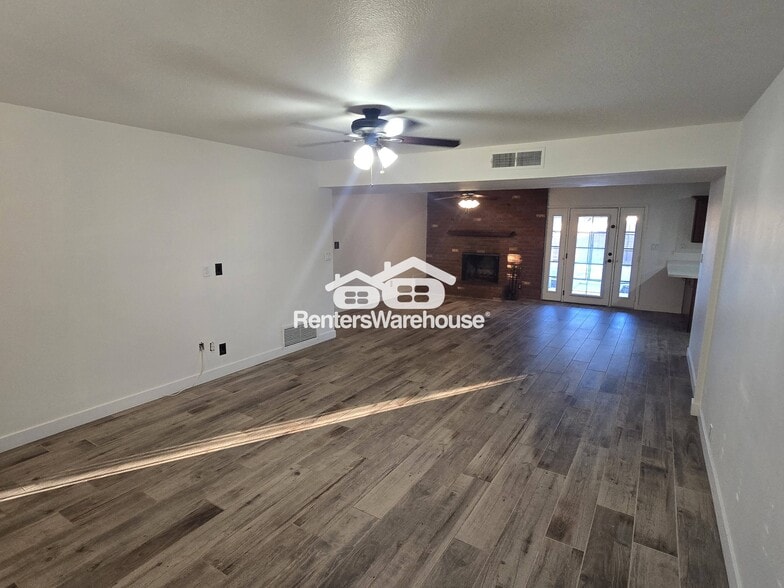 Building Photo - 4136 W Beryl Ave