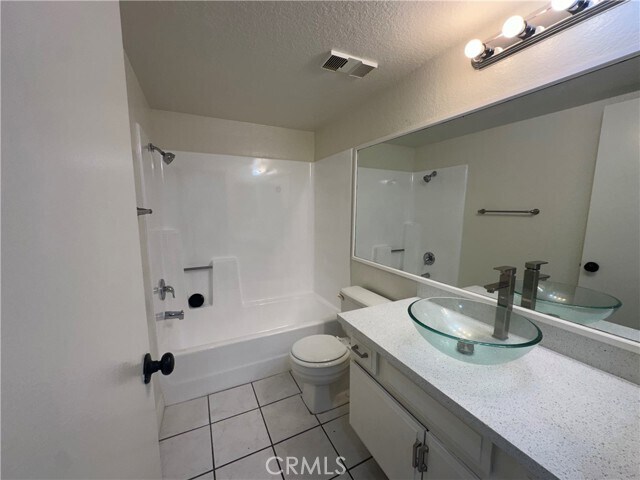 Building Photo - 22800 Hilton Head Dr