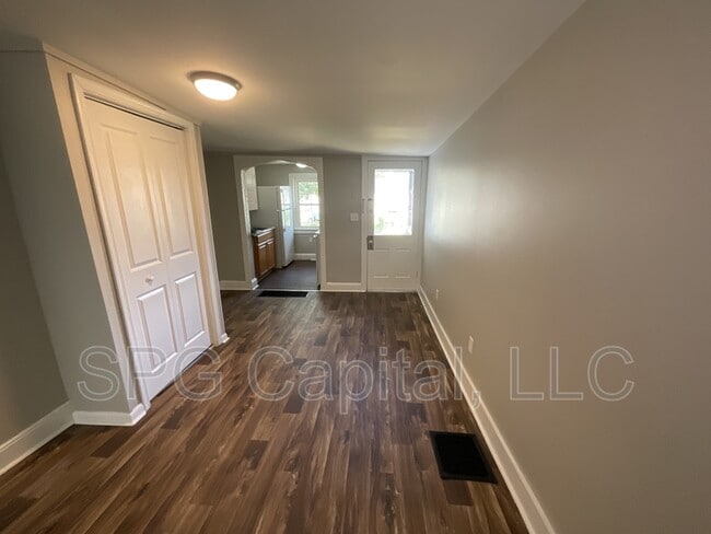 Building Photo - 251 Chambersburg St