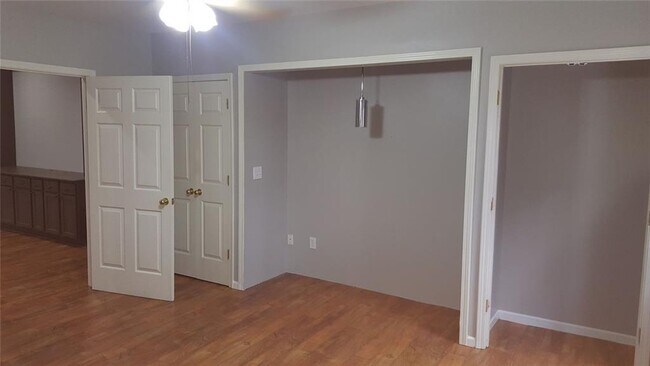 Building Photo - 3885 Waterford Dr