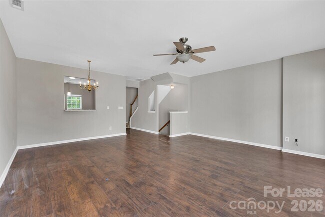 Building Photo - 940 Tiger Ln