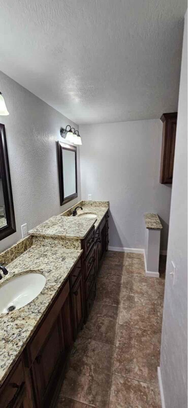 Building Photo - 2308 Shady Tree Ln