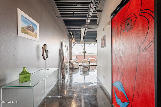 Building Photo - 4020 N Scottsdale Rd