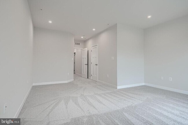 Building Photo - 10720 Presidential Pkwy