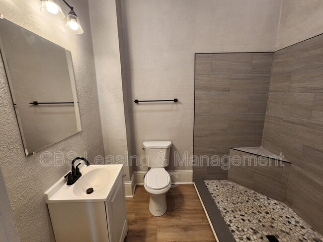 Building Photo - 2908 10th Ave