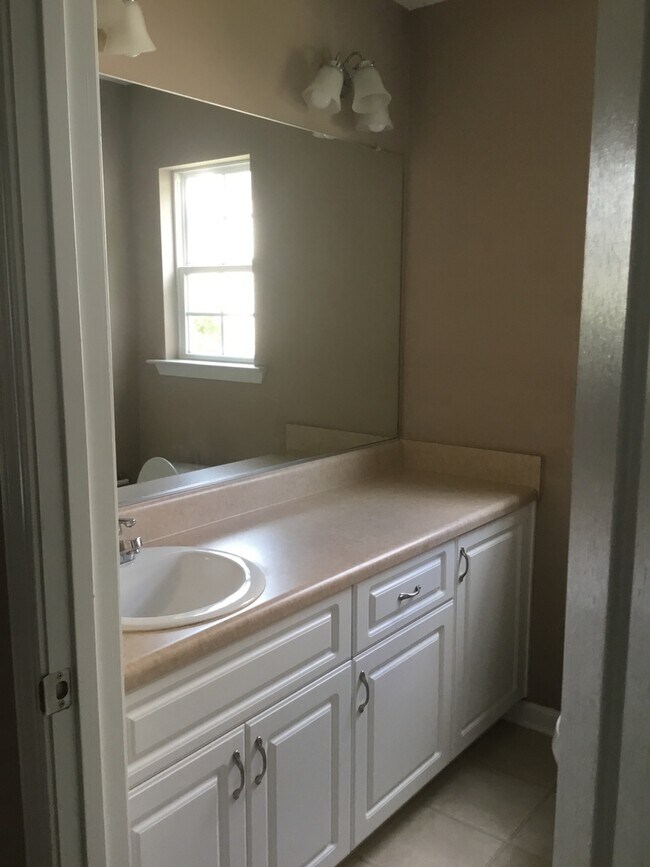 Building Photo - Private Back Yard - Walking Distance to Columbia Middle School & Grovetown High