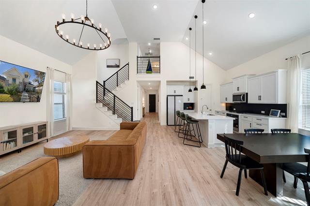 Building Photo - 8109 Mdw Vly Dr