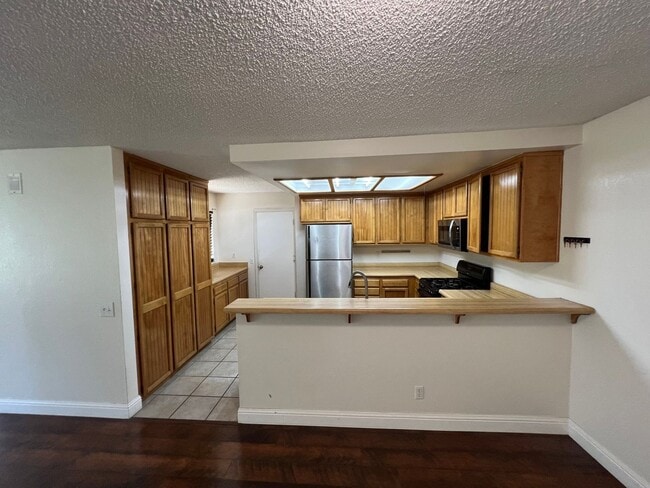 Building Photo - 406 Coronado Dr