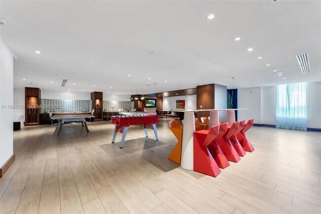 Building Photo - 300 Sunny Isles Blvd