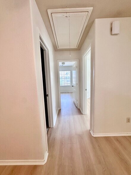 Building Photo - 6430 Stoney Creek Dr