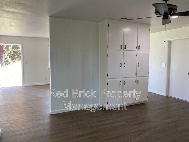 Building Photo - 5416 Mulberry Ave