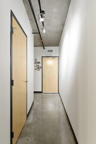 Building Photo - 730 N 4th St