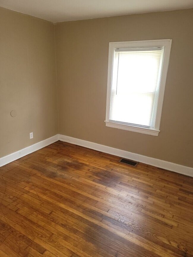 Building Photo - 1411 Hill St