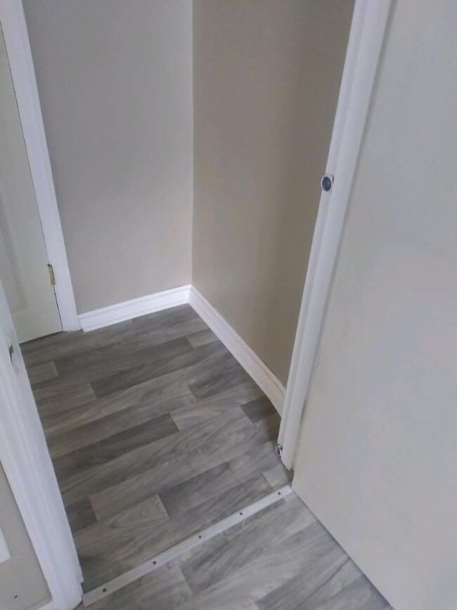 Building Photo - 1 Bedroom Newly renovated garden style apartments available for rent