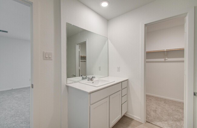 Building Photo - 18054 Le Gotte Ln