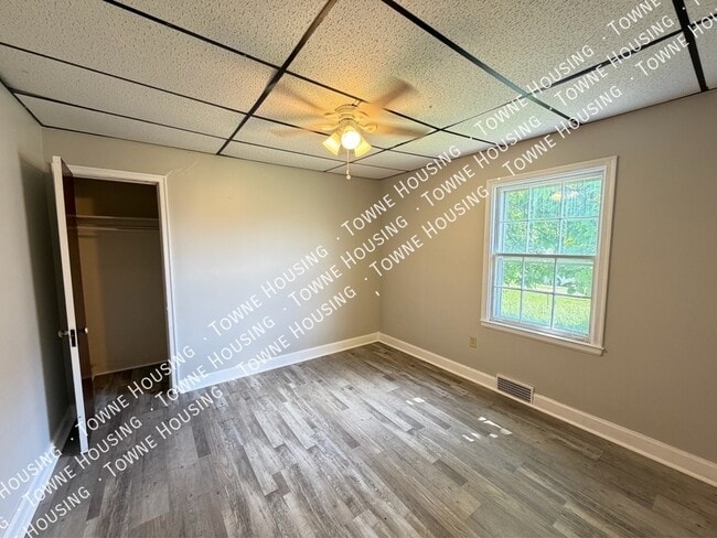 Building Photo - 1192 Haeberle Ave