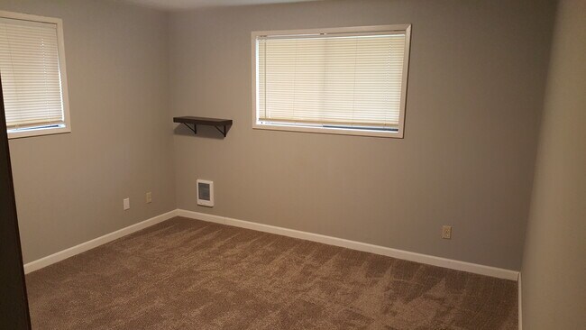 Building Photo - 13622 E 12th Ave