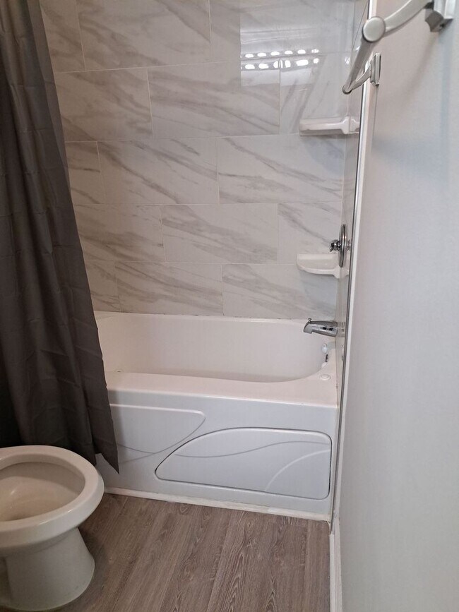 Building Photo - 7325 Claudia's Way